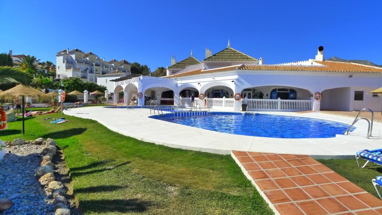 R838 Capistrano Playa 213 Apartman Nerja Kültér fotó